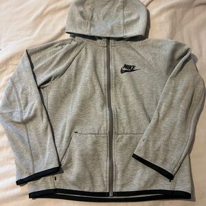 boys size medium nike tech sweater